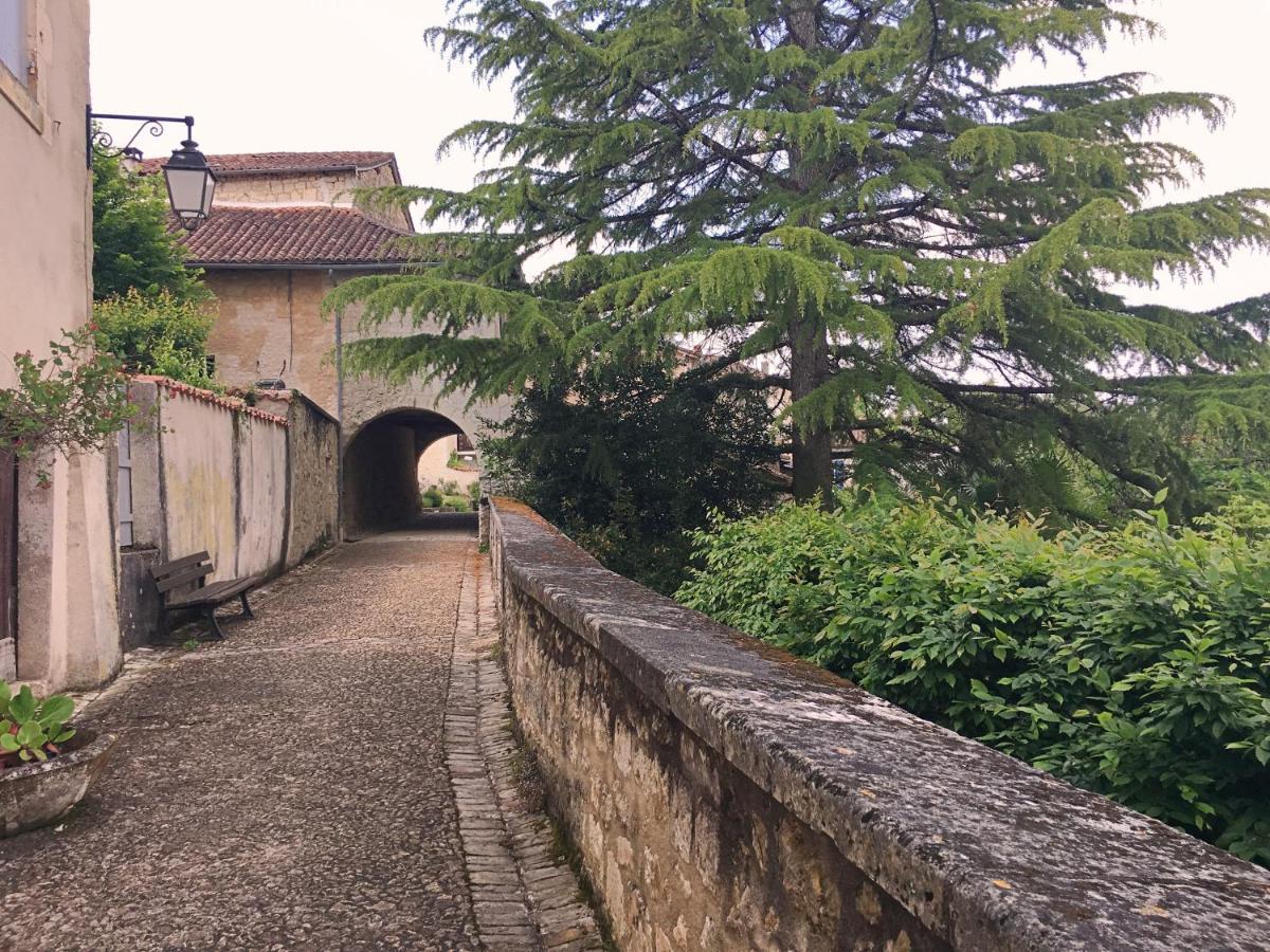 Grange Bleuet Bed and Breakfast Aubeterre-sur-Dronne Buitenkant foto