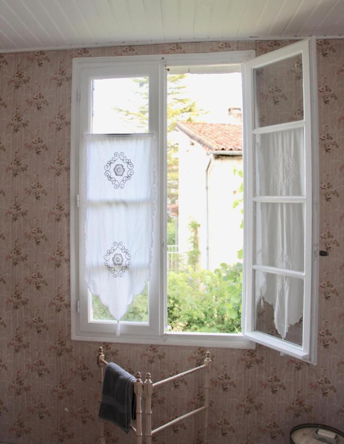 Grange Bleuet Bed and Breakfast Aubeterre-sur-Dronne Buitenkant foto