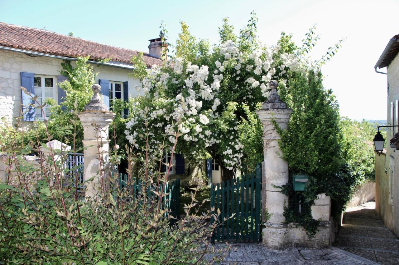 Grange Bleuet Bed and Breakfast Aubeterre-sur-Dronne Buitenkant foto