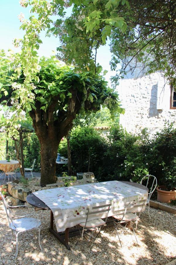 Grange Bleuet Bed and Breakfast Aubeterre-sur-Dronne Buitenkant foto