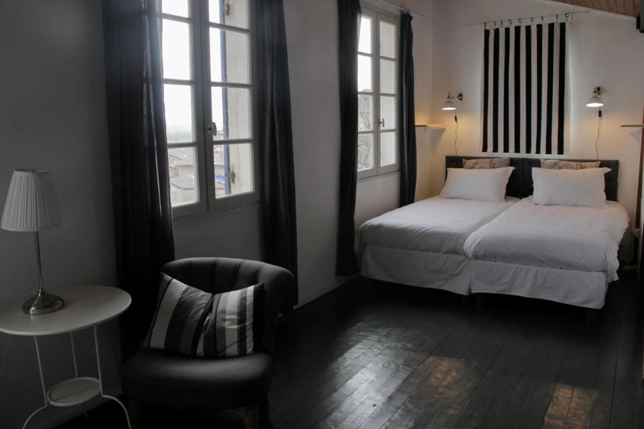 Grange Bleuet Bed and Breakfast Aubeterre-sur-Dronne Buitenkant foto
