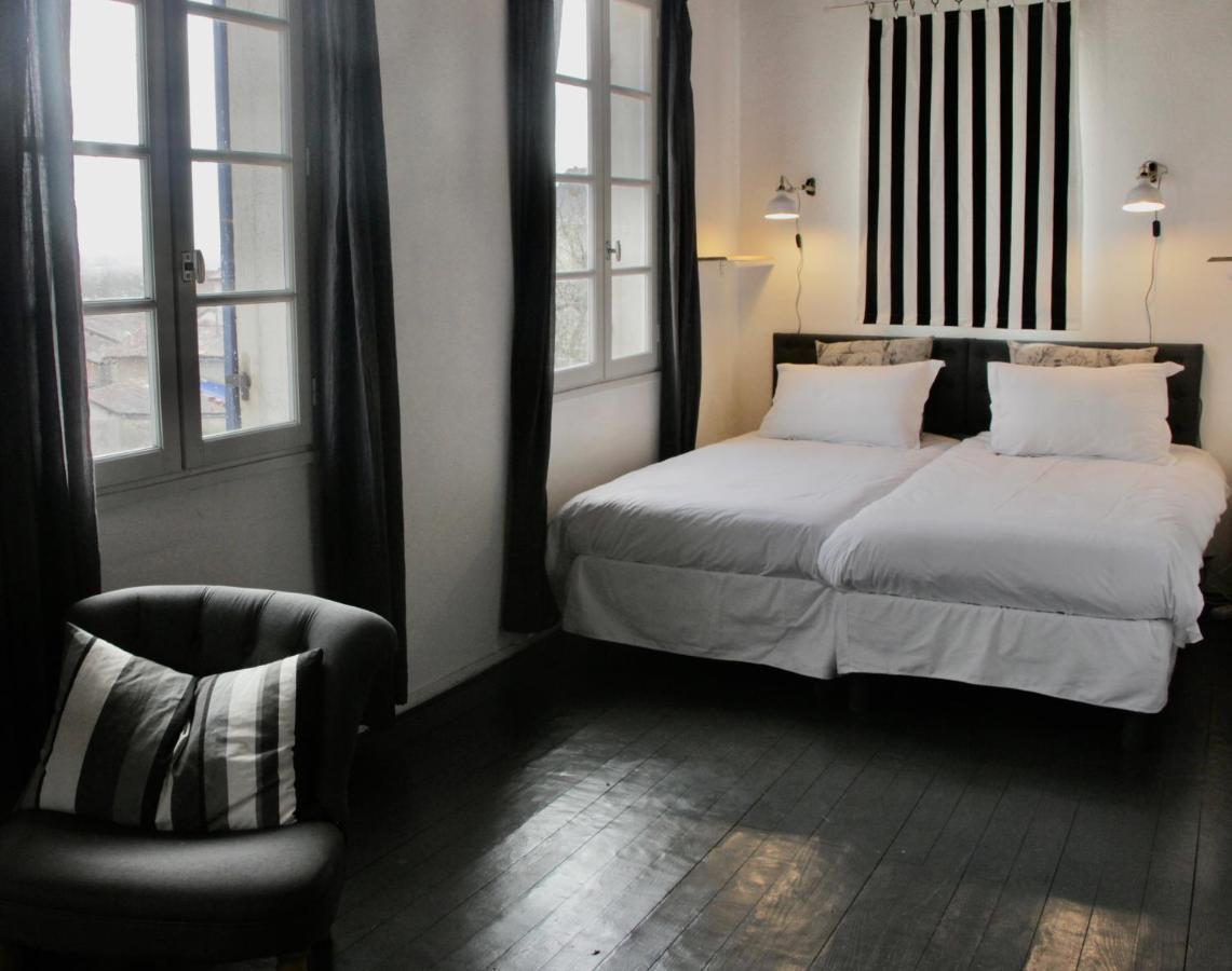 Grange Bleuet Bed and Breakfast Aubeterre-sur-Dronne Buitenkant foto