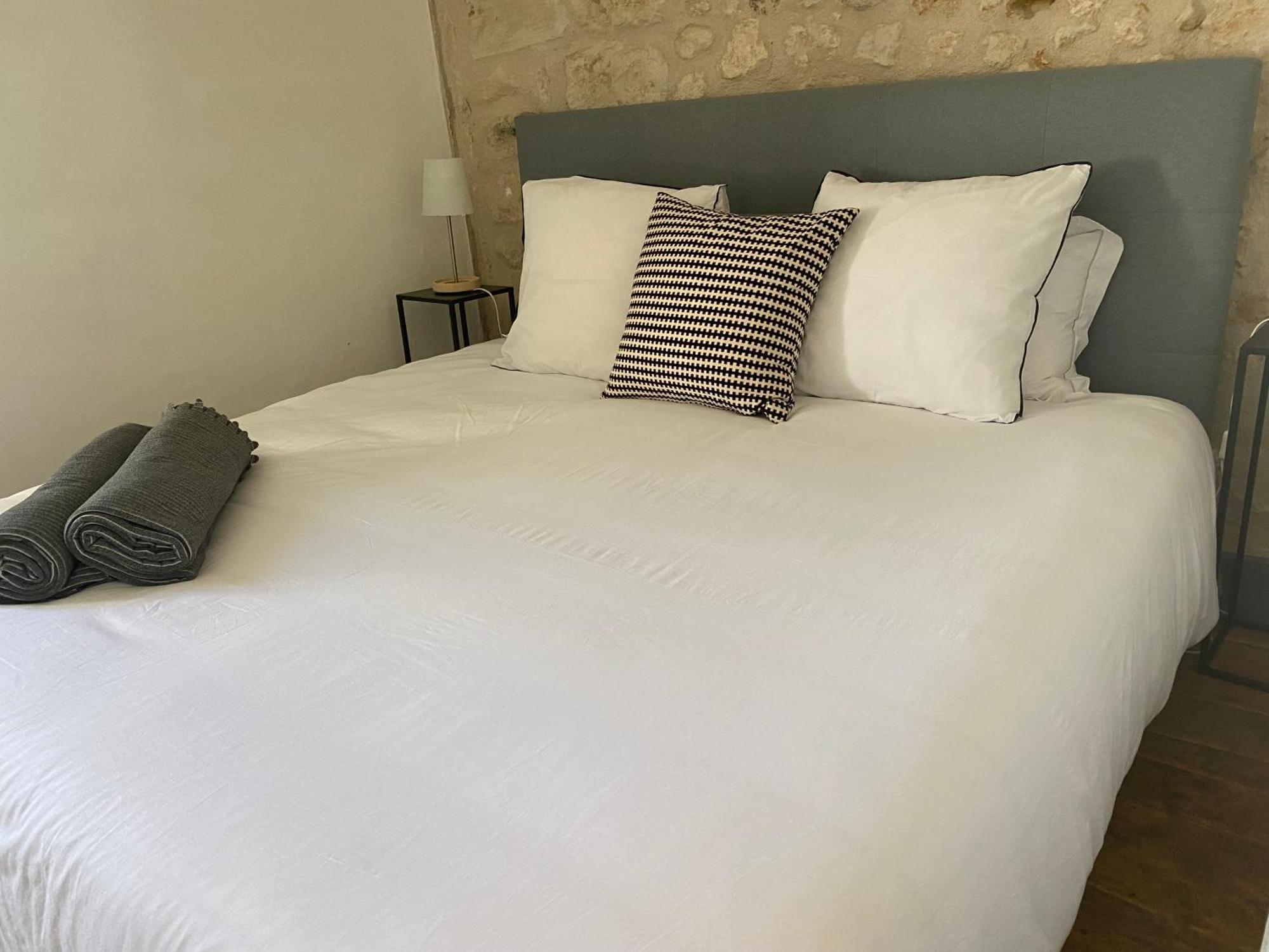 Grange Bleuet Bed and Breakfast Aubeterre-sur-Dronne Buitenkant foto